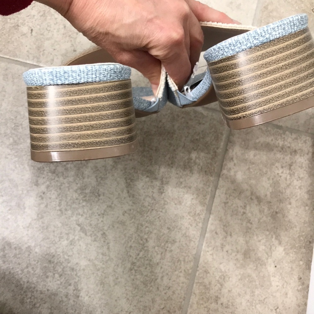 New blue and white shoes - Picture 3 of 8